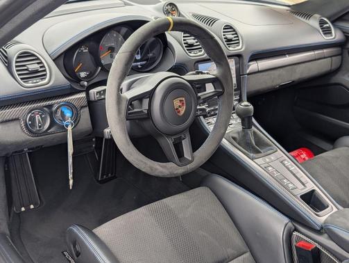 2025 Porsche 718 Spyder RS