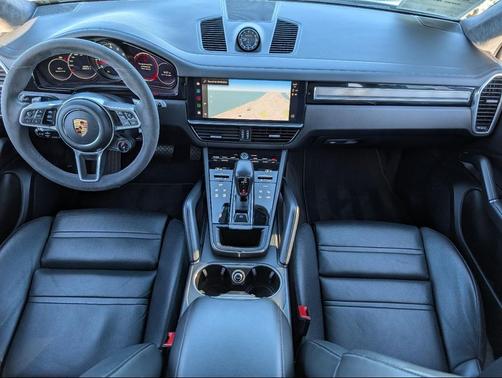 2023 Porsche Cayenne Platinum Edition