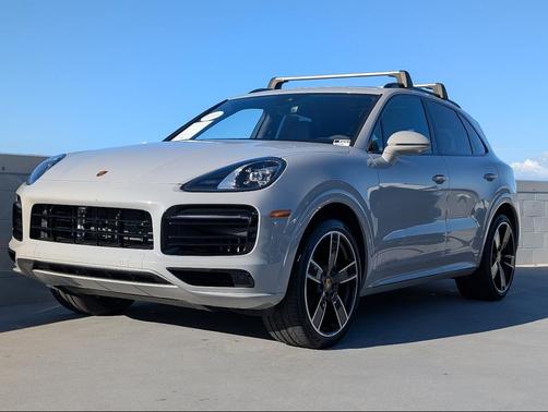 2023 Porsche Cayenne Platinum Edition
