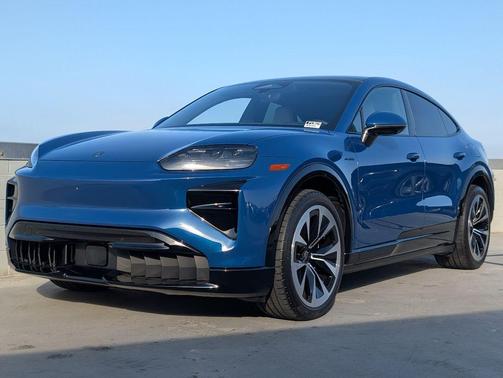 Chromite Black Metallic 2026 Porsche Cayenne Turbo