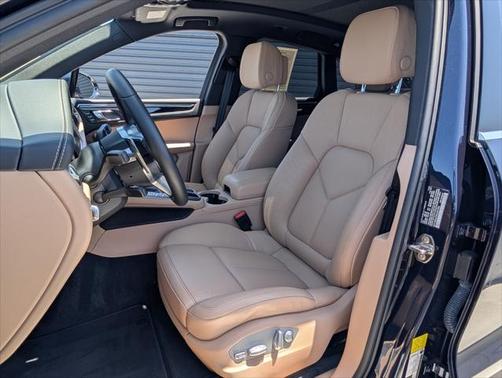 2021 Porsche Macan Base