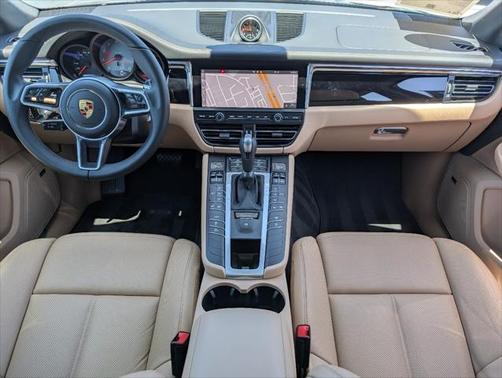 2021 Porsche Macan Base