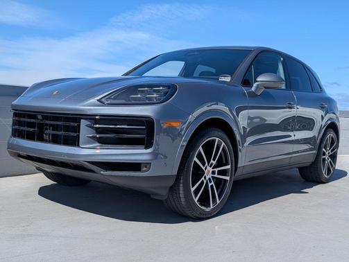 Chromite Black Metallic 2026 Porsche Cayenne Cayenne