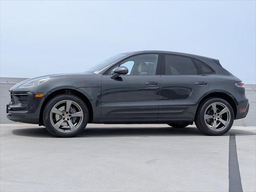 2022 Porsche Macan Base (PDK)