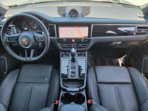 2022 Porsche Macan Base