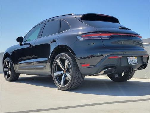 2022 Porsche Macan Base