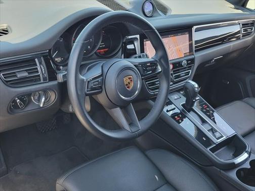 2022 Porsche Macan Base