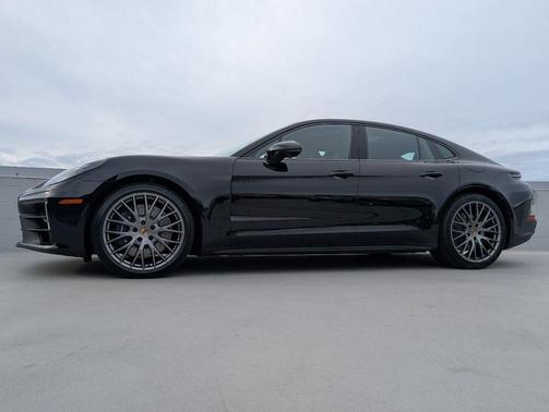 2026 Porsche Panamera 4