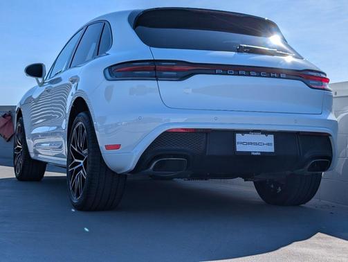 2026 Porsche Macan 