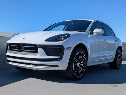 2026 Porsche Macan 