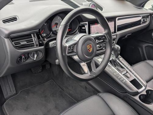 2021 Porsche Macan Base