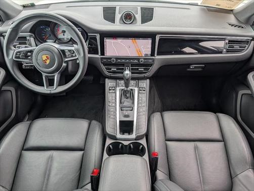 2021 Porsche Macan Base