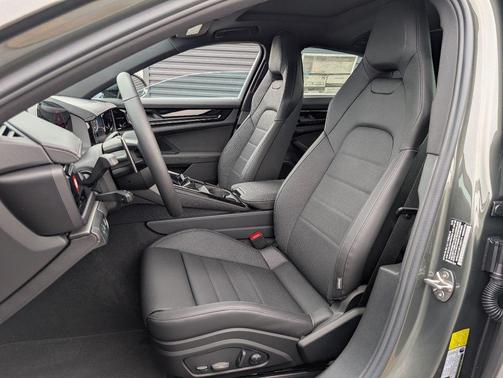 2026 Porsche Panamera 