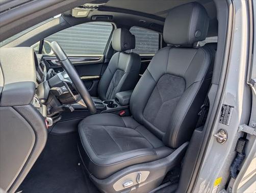 2021 Porsche Macan Base