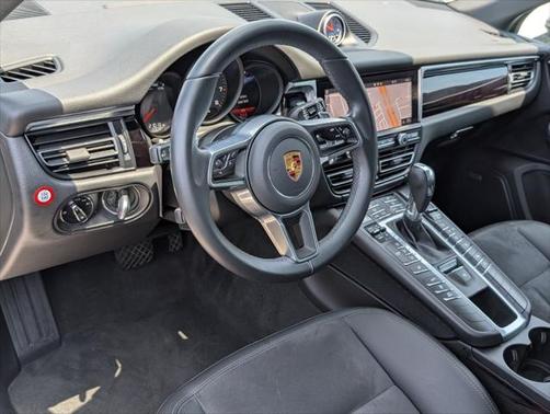 2021 Porsche Macan Base