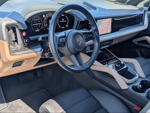 2024 Porsche Cayenne Base (Tiptronic)