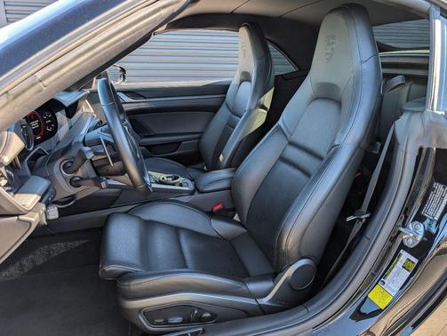 2023 Porsche 911 Carrera 4S Cabriolet