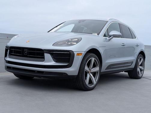 Dolomite Silver Metallic 2024 Porsche Macan Macan