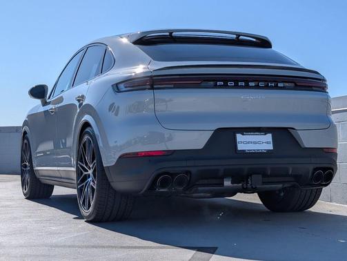 Chromite Black Metallic 2026 Porsche Cayenne Cayenne