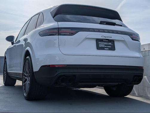 2023 Porsche Cayenne Platinum Edition