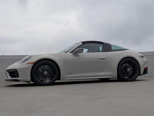 2022 Porsche 911 Targa 4 GTS