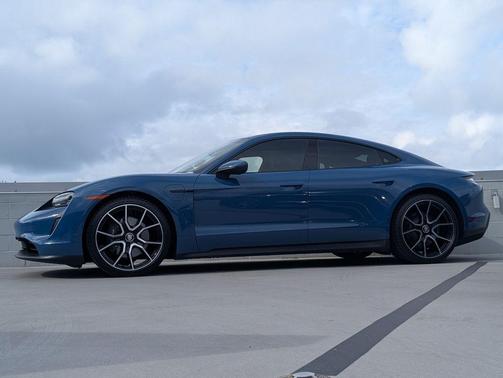 Neptune Blue 2023 Porsche Taycan