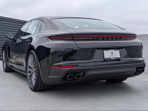 2025 Porsche Panamera 