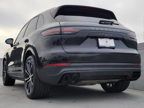 2022 Porsche Cayenne Platinum Edition