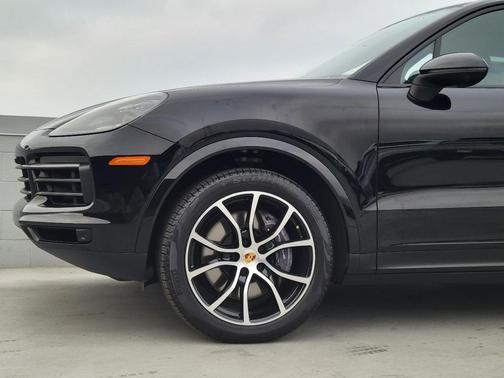 2022 Porsche Cayenne Platinum Edition