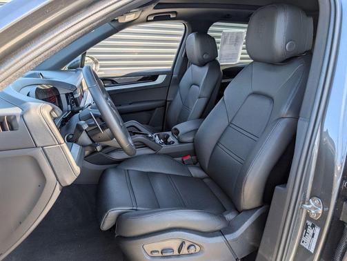 2025 Porsche Cayenne S