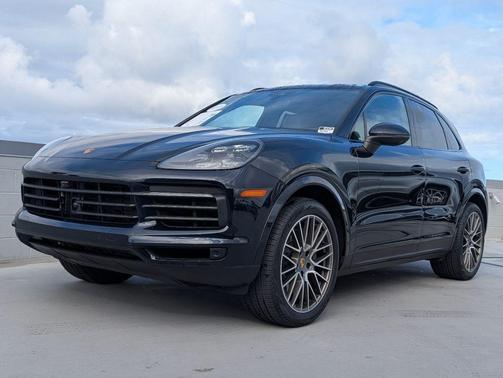 Moonlight Blue Metallic 2023 Porsche Cayenne Platinum Edition