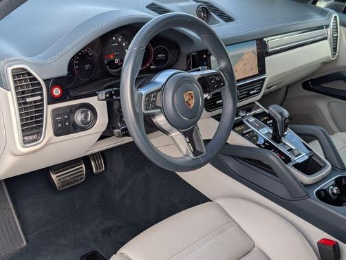 Moonlight Blue Metallic 2023 Porsche Cayenne Platinum Edition