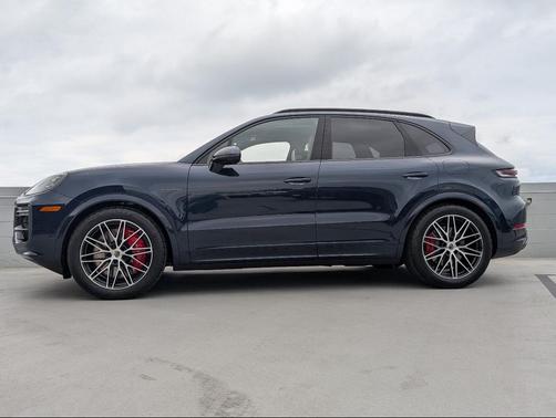 2025 Porsche Cayenne Turbo