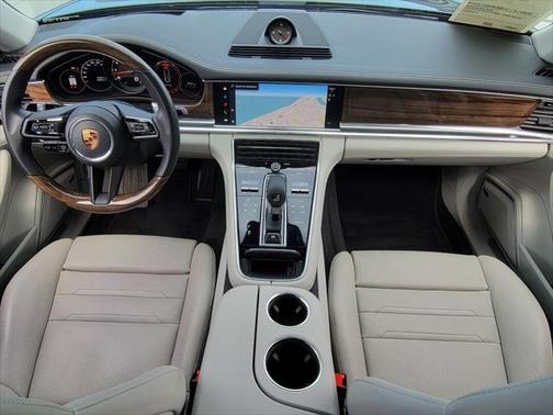 2022 Porsche Panamera 4