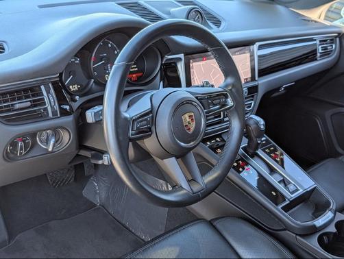 2024 Porsche Macan 