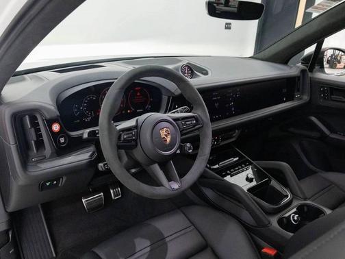 2026 Porsche Cayenne GTS