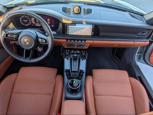 2025 Porsche 911 Carrera 4 GTS