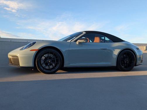 2025 Porsche 911 Carrera 4 GTS