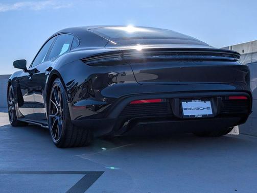 2026 Porsche Taycan 4S