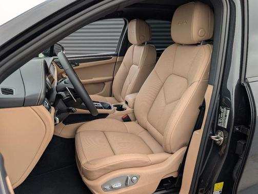 2026 Porsche Macan Macan GTS