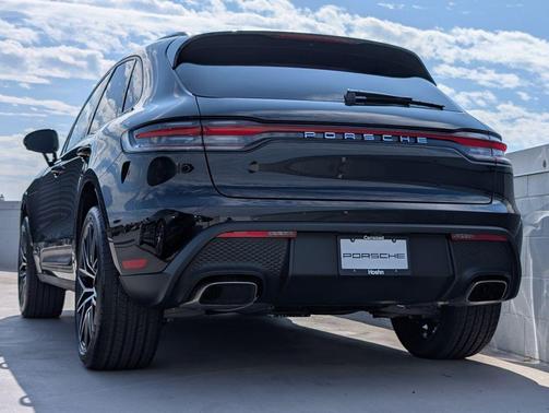 2026 Porsche Macan 