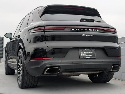 2024 Porsche Cayenne Base (Tiptronic)