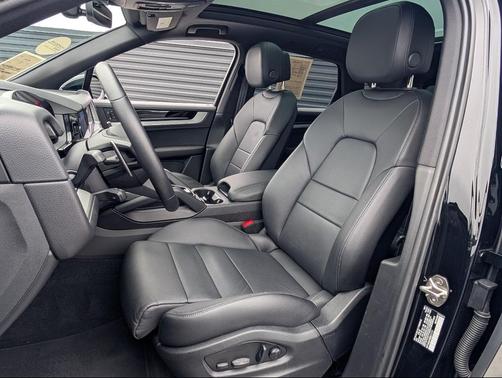 2024 Porsche Cayenne Base (Tiptronic)