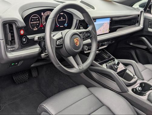 2024 Porsche Cayenne Base (Tiptronic)