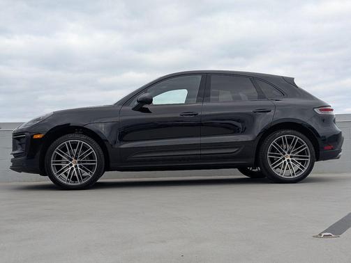 Jet Black Metallic 2024 Porsche Macan Macan
