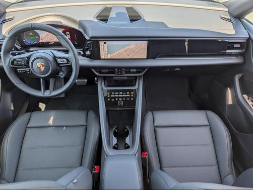 2025 Porsche Macan Electric 4S