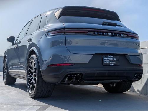 2024 Porsche Cayenne Base (Tiptronic)