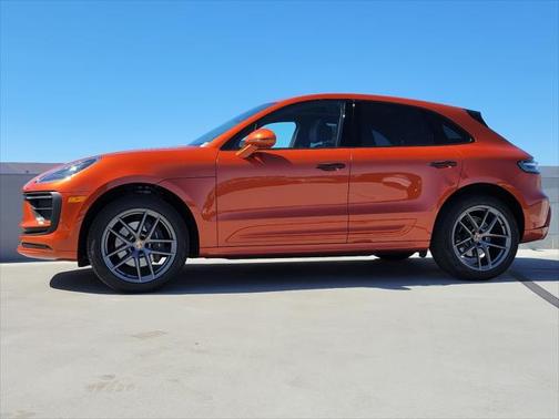 2024 Porsche Macan Base