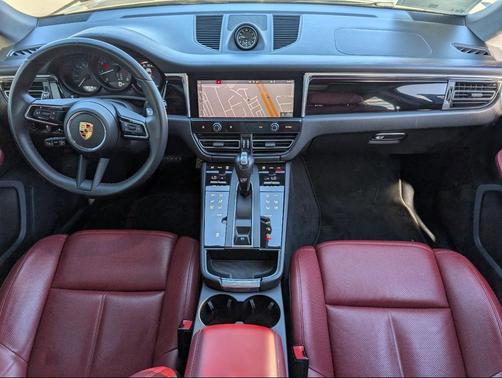 2023 Porsche Macan 