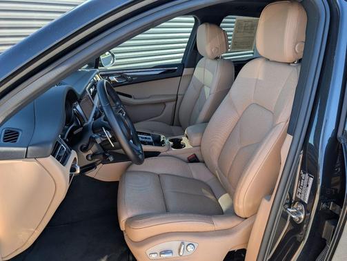 2024 Porsche Macan T